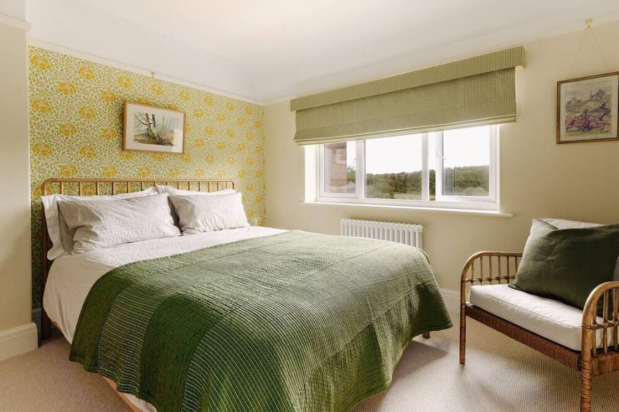 Beautiful Holiday House in the Quiet Village of Ruswarp, 1 Mile Outside Whitby