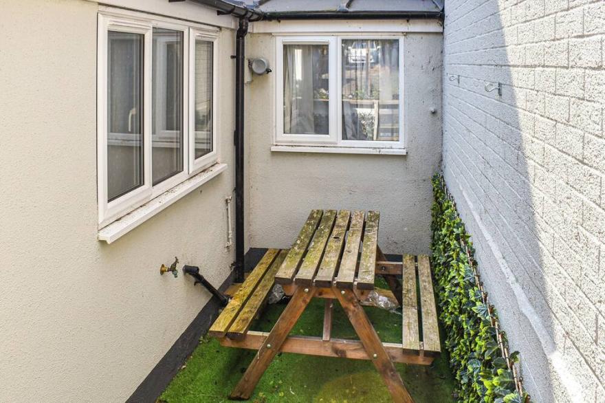 4 bedroom accommodation in Ramsgate