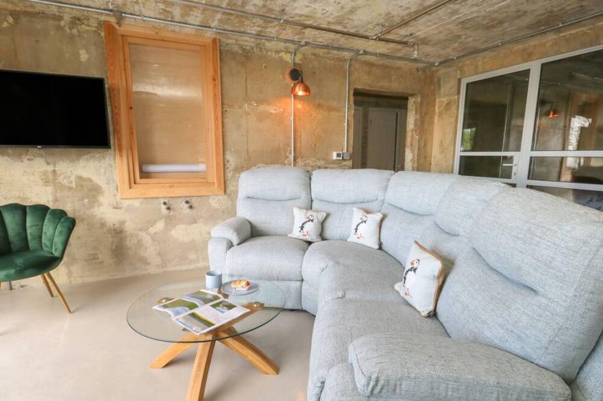 THE TRANSMITTER BUNKER, pet friendly, with open fire in Ringstead