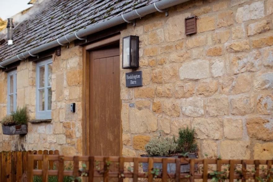 Boddingtons Barn in the Cotswolds  (1 Bedroom)