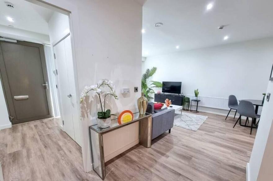 Free Parking: Luxury City Centre Townhouse
