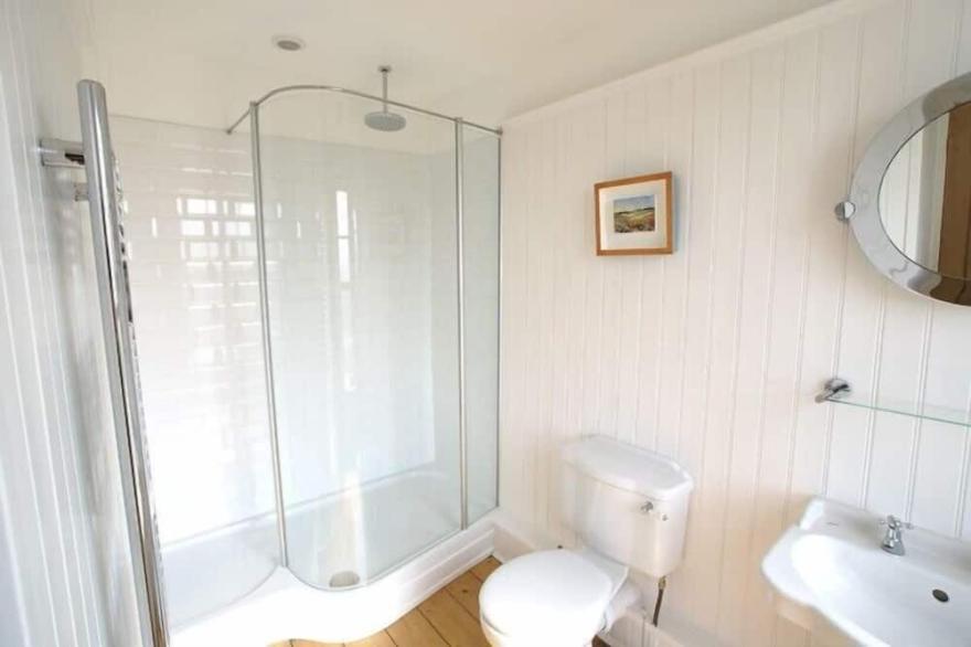 Arden House - family house overlooking Bude Golf Course and close to the beach