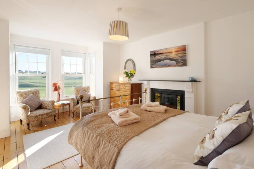 Arden House - family house overlooking Bude Golf Course and close to the beach