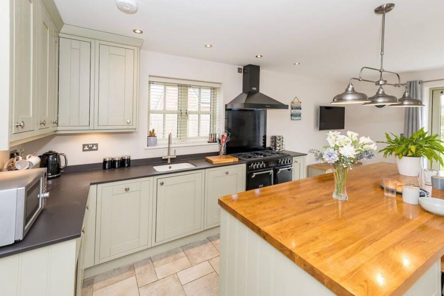 Pass the Keys | 2 Beech Tree Lane a 4 bedroom house