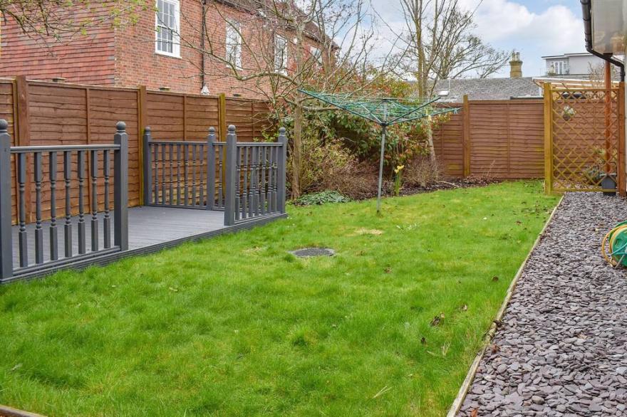 2 bedroom accommodation in Portsmouth