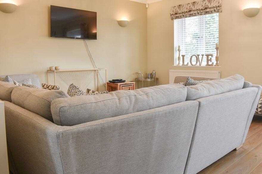 2 bedroom accommodation in Portsmouth
