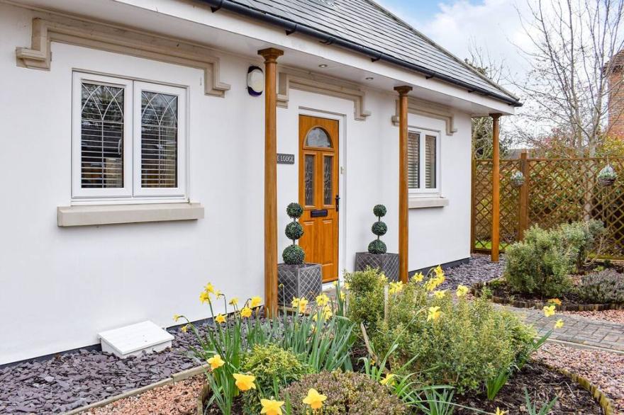 2 bedroom accommodation in Portsmouth