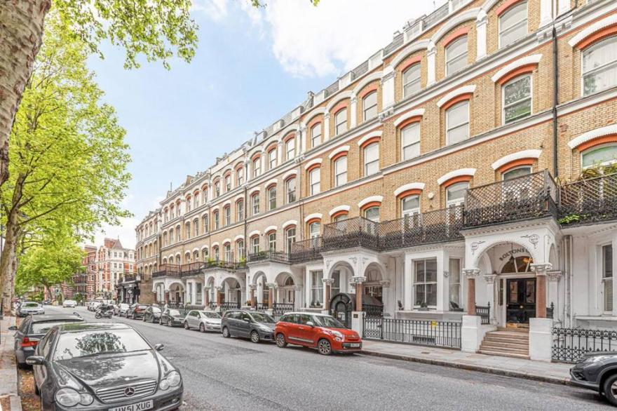 Boltons Court - 1 bed