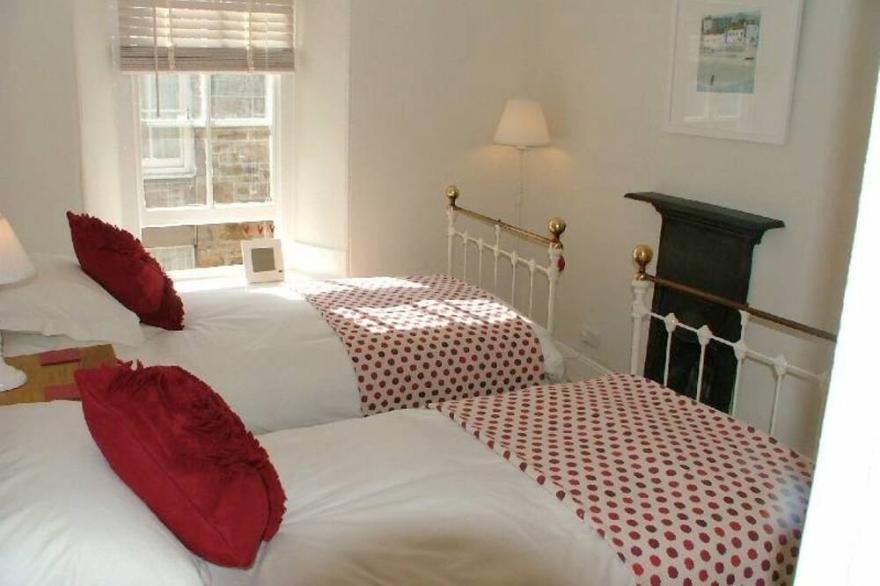 Beautifully Restored 2 Bedroom Property In The Heart Of Old St Ives