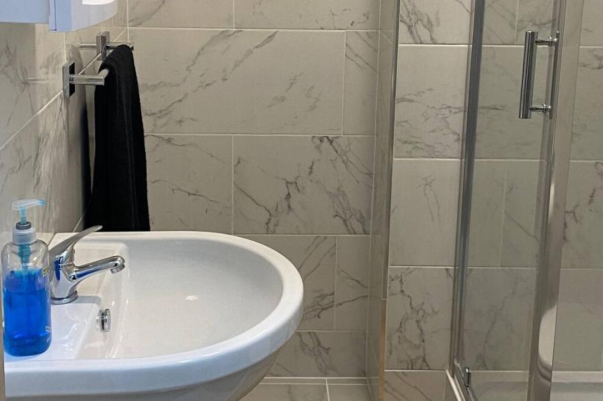 S2Premium location studio apartment central London