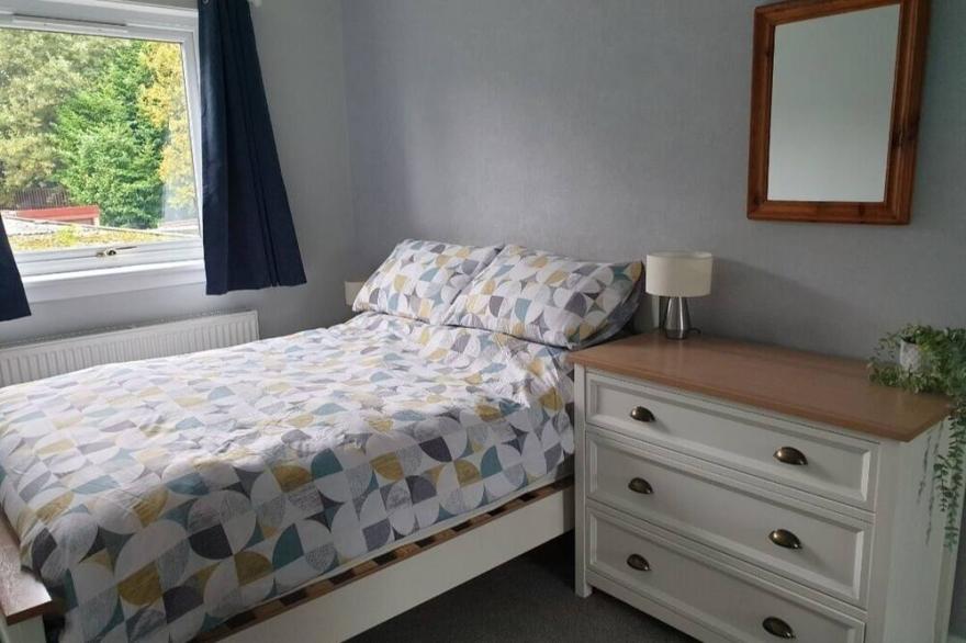 Modern flat near Murrayfield Stadium, sleeps 4