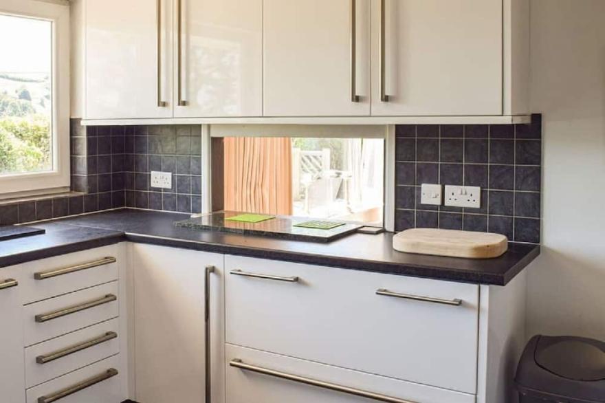 Beautiful private villa for 6 people with WIFI, TV, terrace and parking