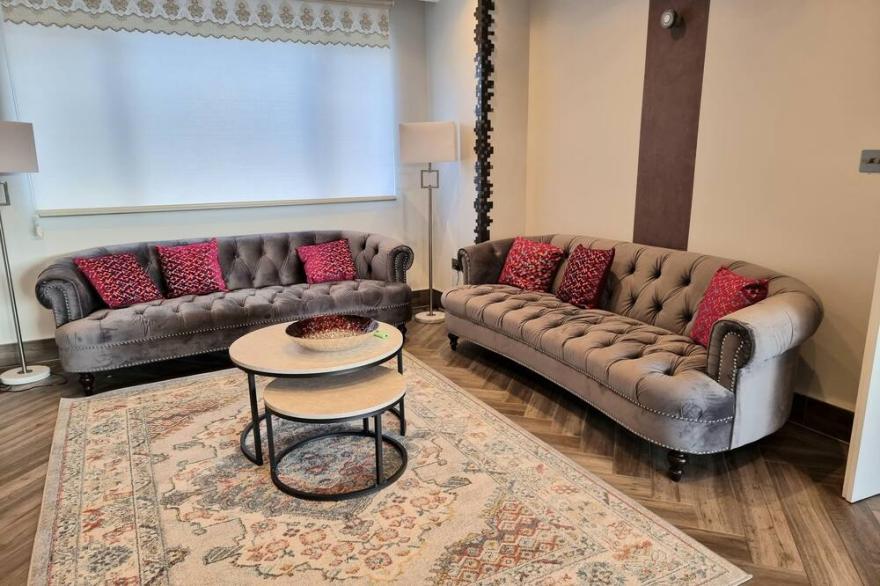 Luxury 4 bedroom House in Mill Hill