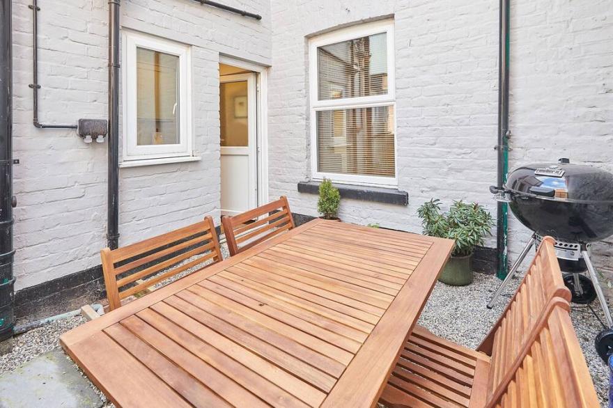 Host & Stay | Oswy Street