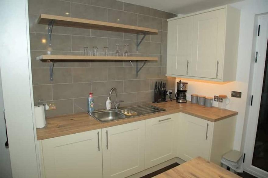 A Modern, Comfy Newly Remodeled 2BD House