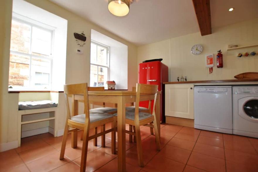 Heron Cottage- fisherman's cottage by the sea