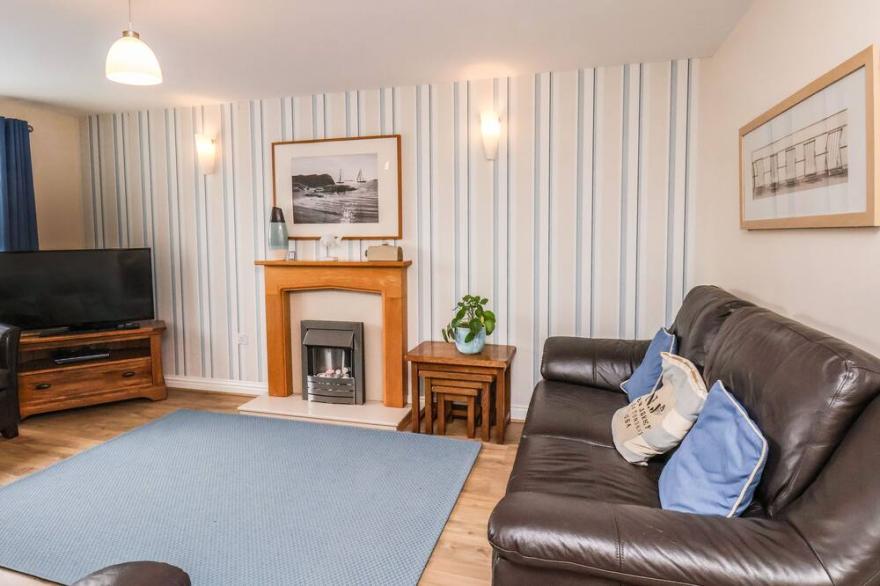 CHANDLER'S VIEW, pet friendly, with a garden in Whitby