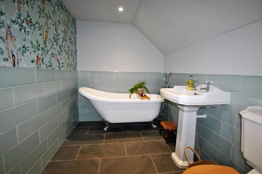 Carstairs House- fabulous family home by the sea