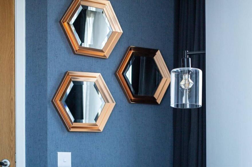 Best City Views, Sleeps 6, Fabulous Interiors
