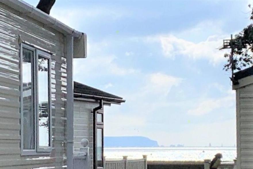 ''The Escape', Sandhills Holiday Park by the beach in Mudeford