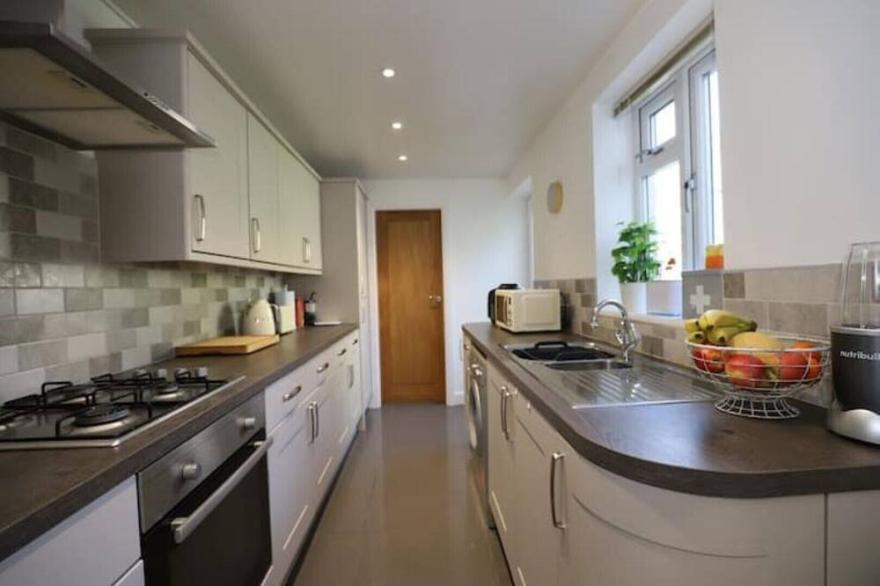 Luxury House Near City Center Hospital & Superstore