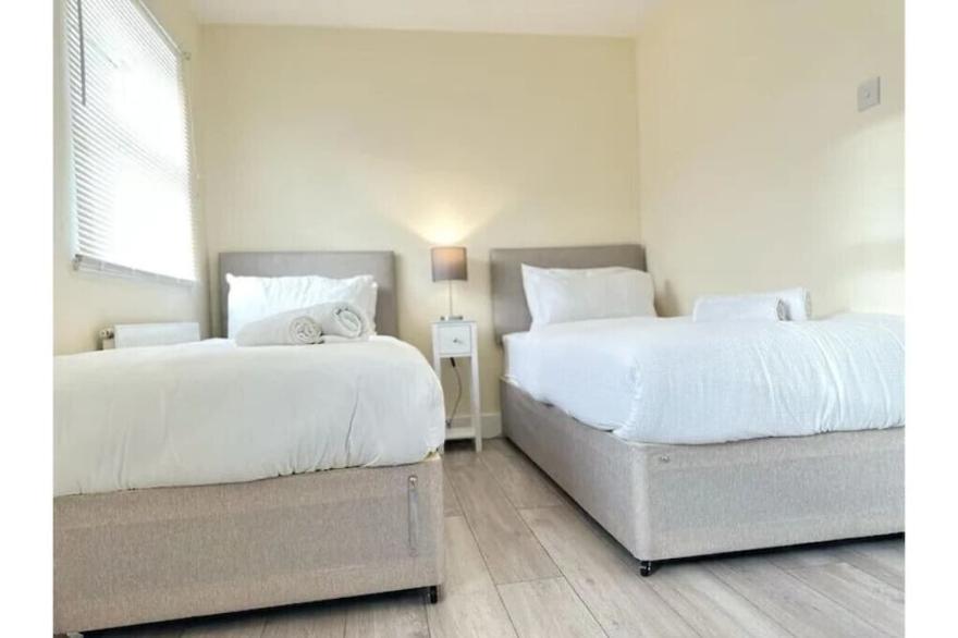 Cosy home, 10mins drive from Canary Wharf, Stratford, West Ham & Excel Centre