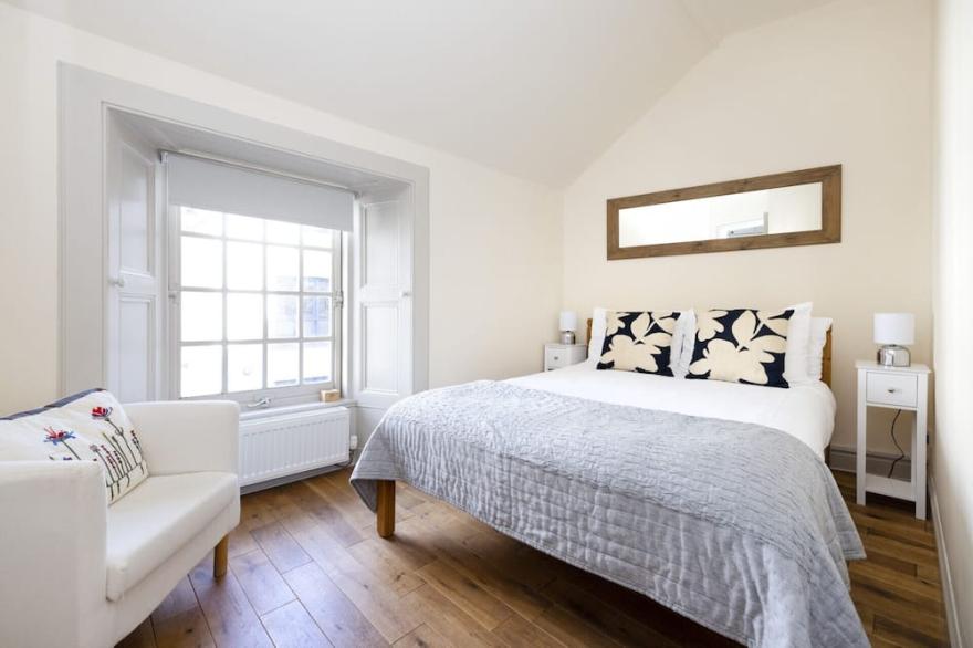 ALTIDO Charming 2-bed house with Courtyard