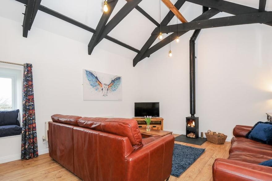 OWL BARN, family friendly, luxury holiday cottage in Duloe