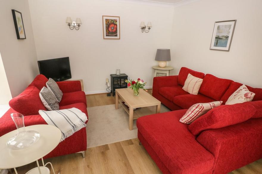 TY COETS, MORFA FARM, pet friendly in Llantwit Major