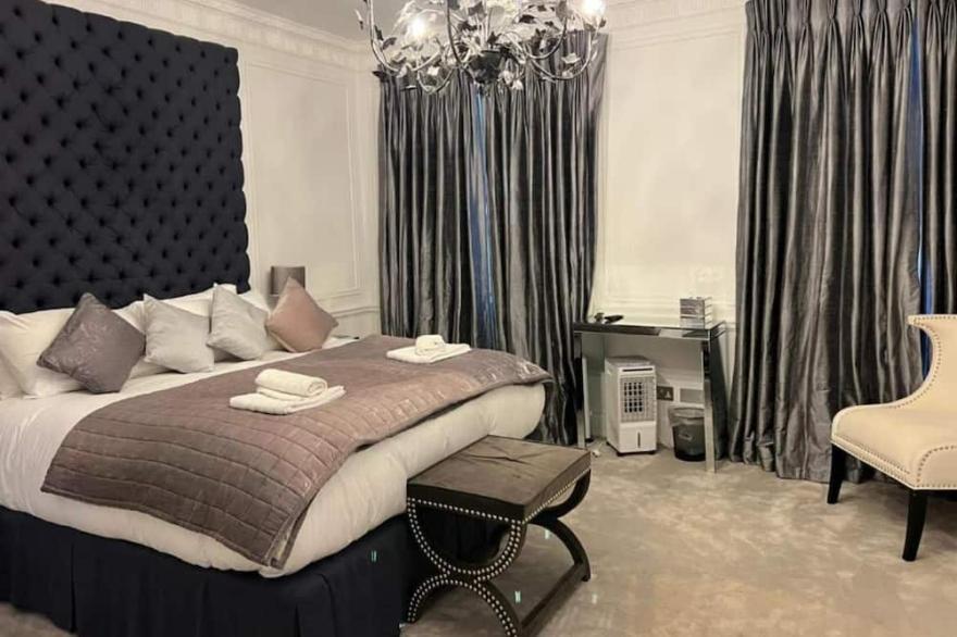 R3- Deluxe Double Room with Ensuite