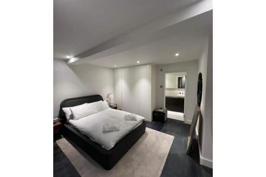 Basement Double Room with Patio Access- R1