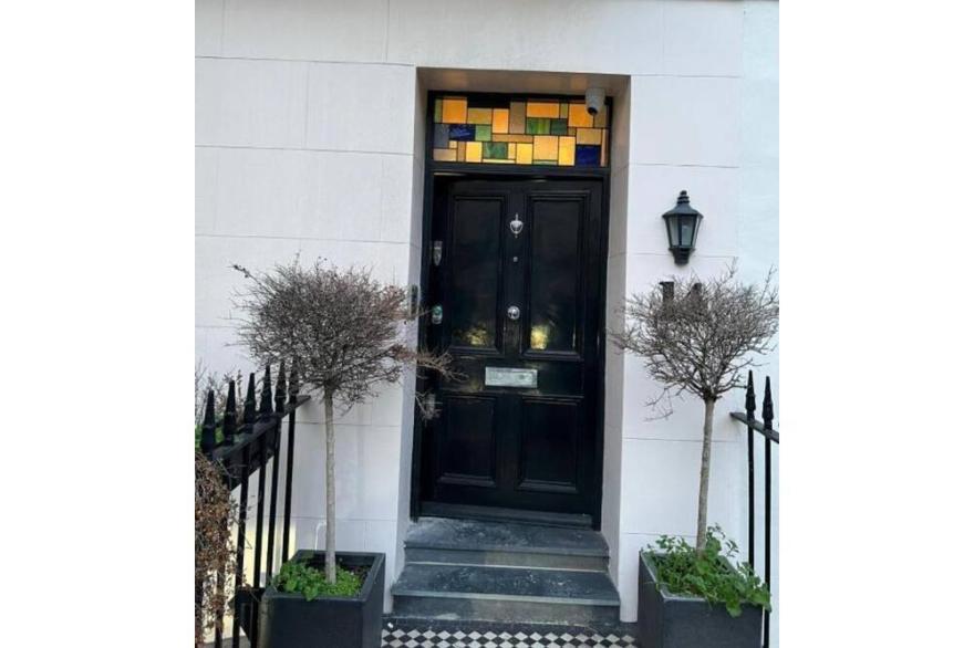 Beautiful  Double Room with Separate Bathroom-R2