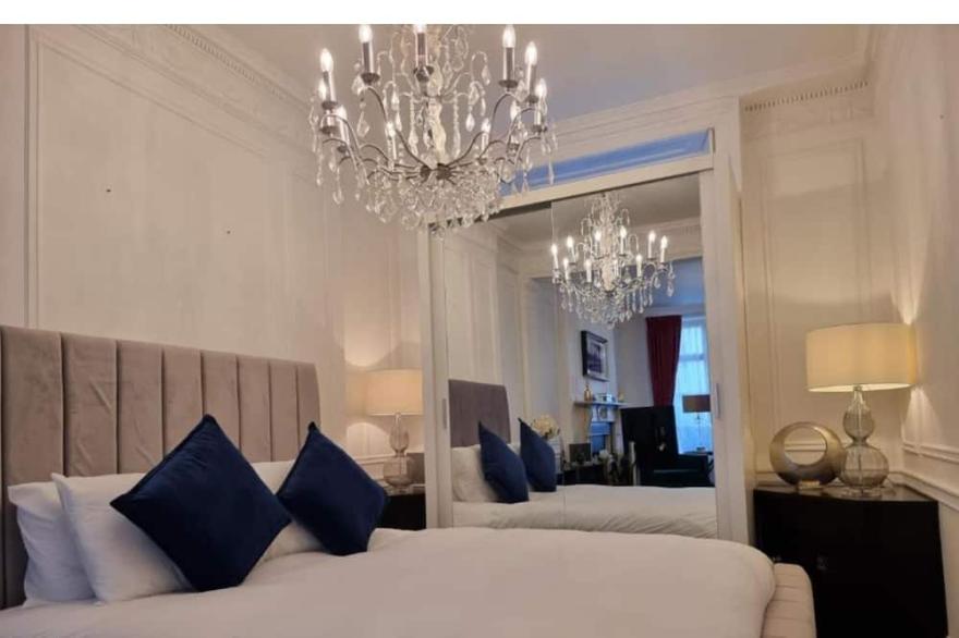 Beautiful  Double Room with Separate Bathroom-R2