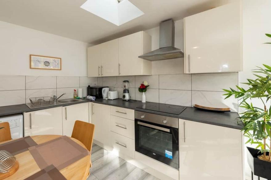Pass the Keys | Delightful Family Home Sleeps 7 and Private Garden