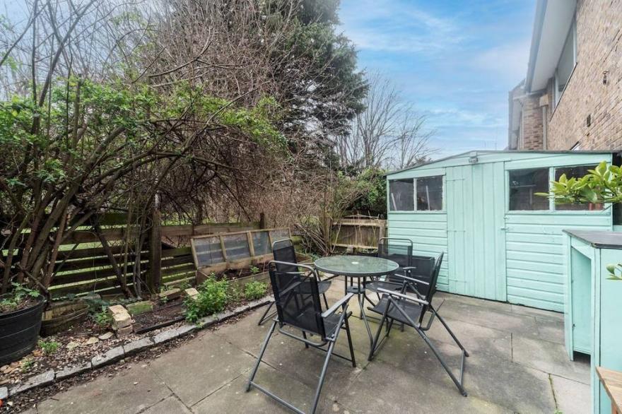 Pass the Keys | Townhouse in East Wapping Townhouse for 5 near docklands Tower of London
