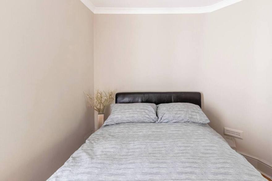 Bright One Bed Flat By Hyde Park