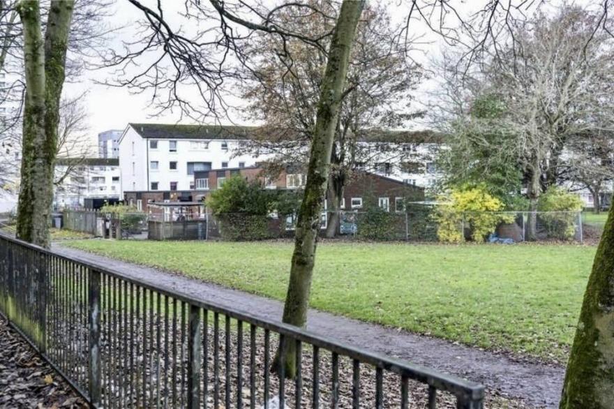New! Stunning 1 bed apartment with private balcony in West end area