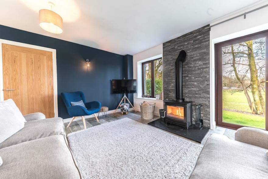 Beautiful & stylish 3 bedroom Lake District cottage with private gardens