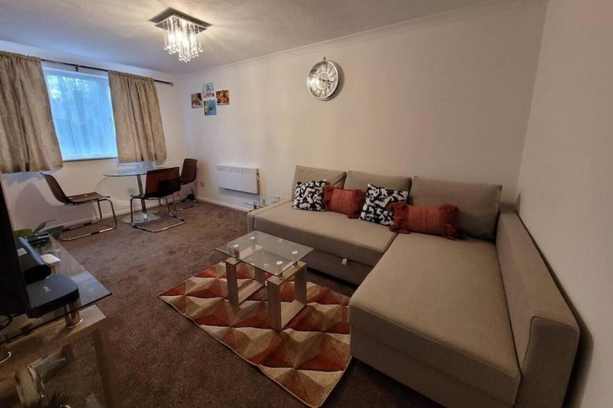 Tastefully decorated 1 bed flat near AbbeyWood