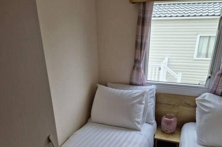 Brand New 3 Bed @ Weymouth Bay