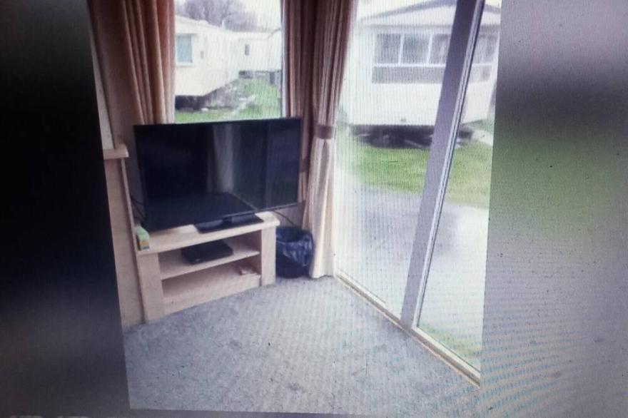 3 bedroom caravan own parking space