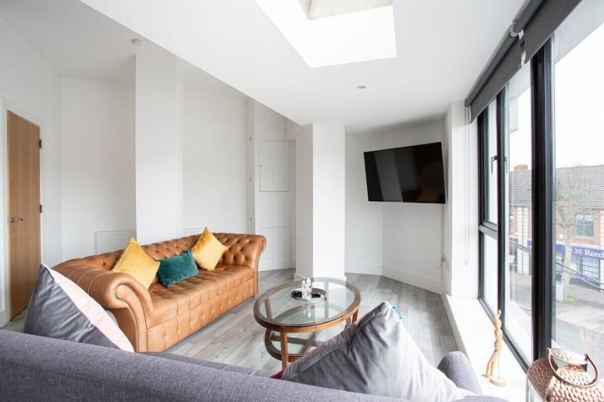 Fabulous Penthouse, Brilliant Location, Sleeps 6!