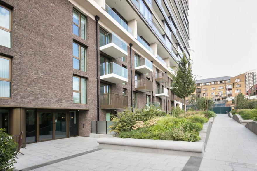 New Build City of London 2BR w/ Concierge, nr Tower Hill, by Blueground