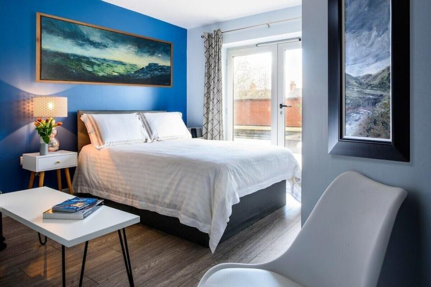 Luxury City Apartment| Underground Parking| 5*