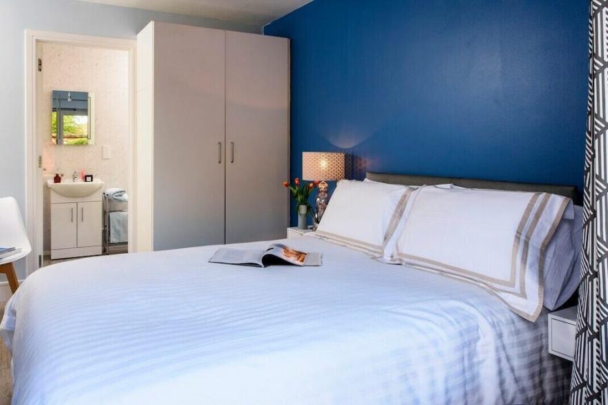 Luxury City Apartment| Underground Parking| 5*