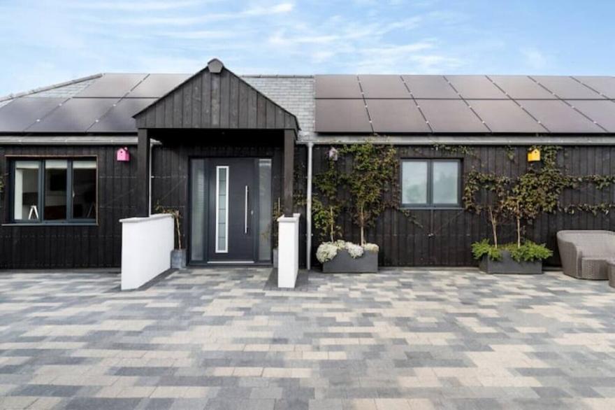 Luxury 5 bedroom bungalow near Porthleven