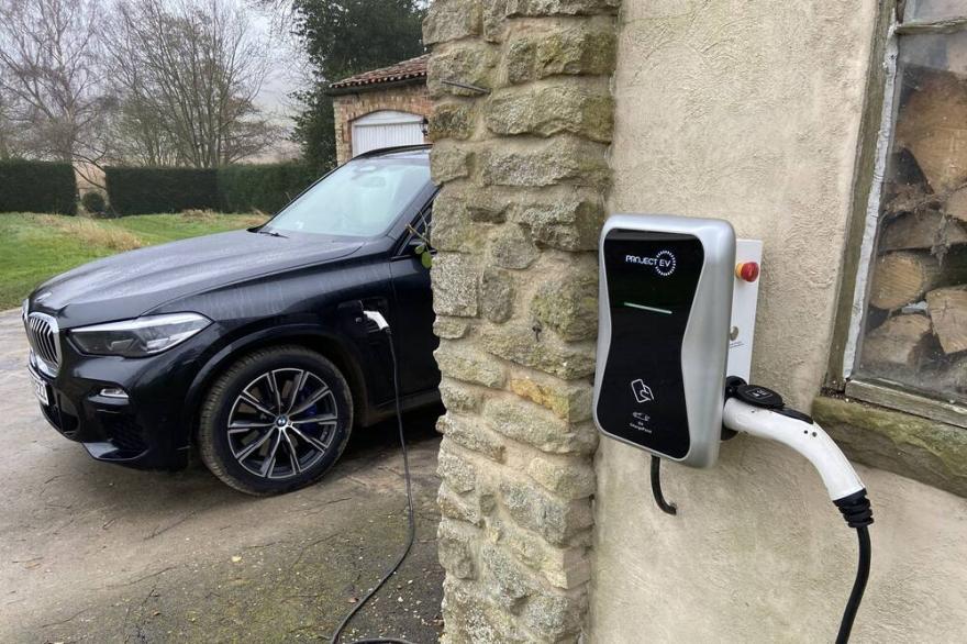 Rural location with lovely countryside views