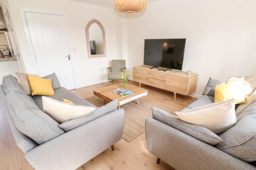 THE BRIGHT HOUSE, family friendly, with a garden in St Columb Major