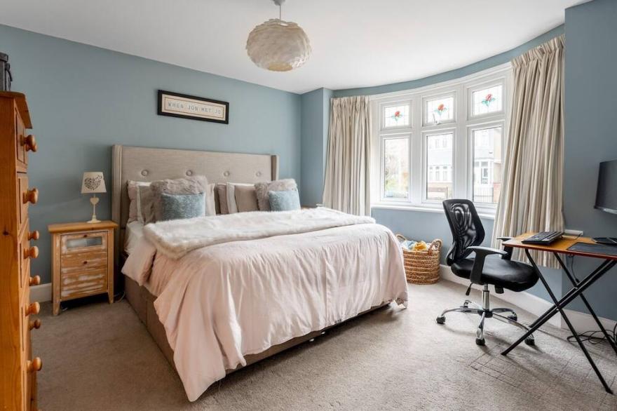 Spacious luxury apartment Pass the Keys