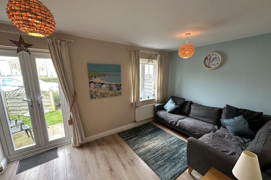 Spoonbill Cottage -  a cottage that sleeps 4 guests  in 2 bedrooms